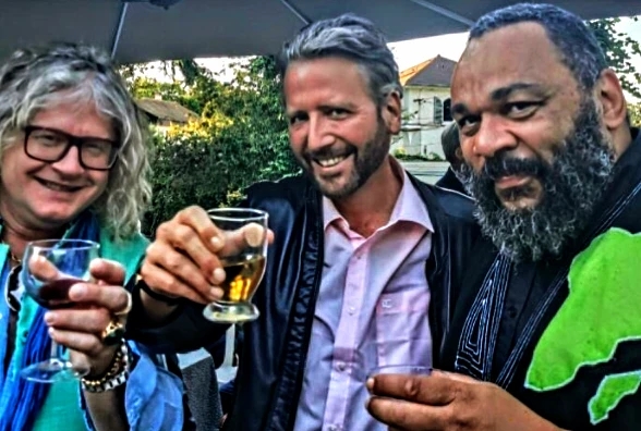 L’artiste Dieudonné confirme que les juifs sont le peuple de Satan sur terre et rappelle à quel point les juifs sont dévorés par une haine permanente pour tout ce qui n’est pas&nbsp;eux.